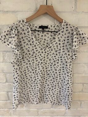 1. State White V-Neck Floral Flutter Sleeve Blouse
(B3)